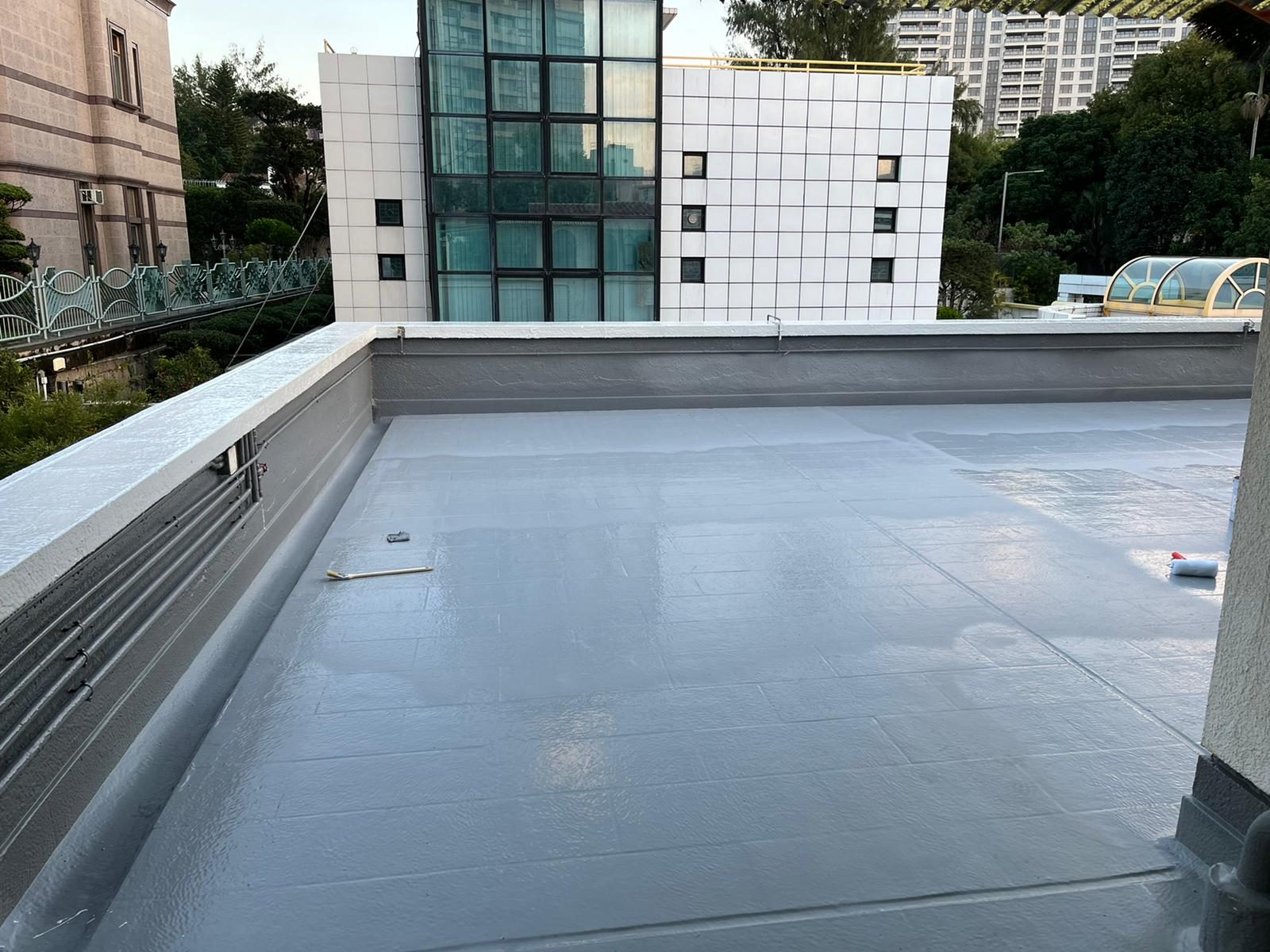 大片完成嘅淺色天面